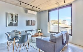 Chic Coastal Couple'S Escape
